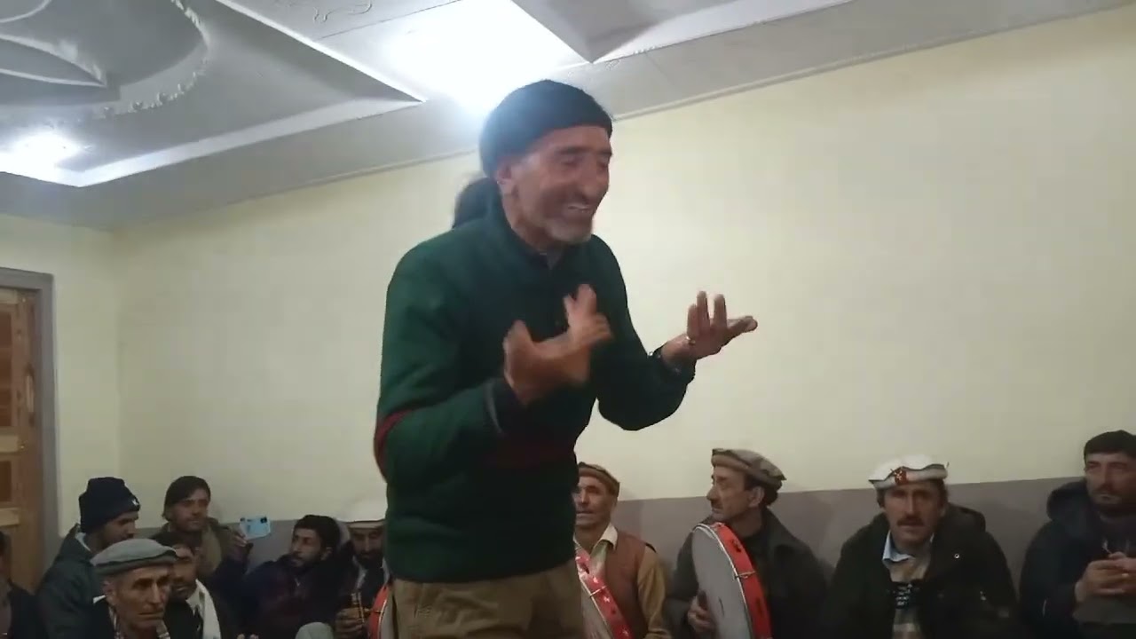 Wafu Sabaqu Gane Masari | Khowar Bazum | Singer Mir Ajab Khan | 