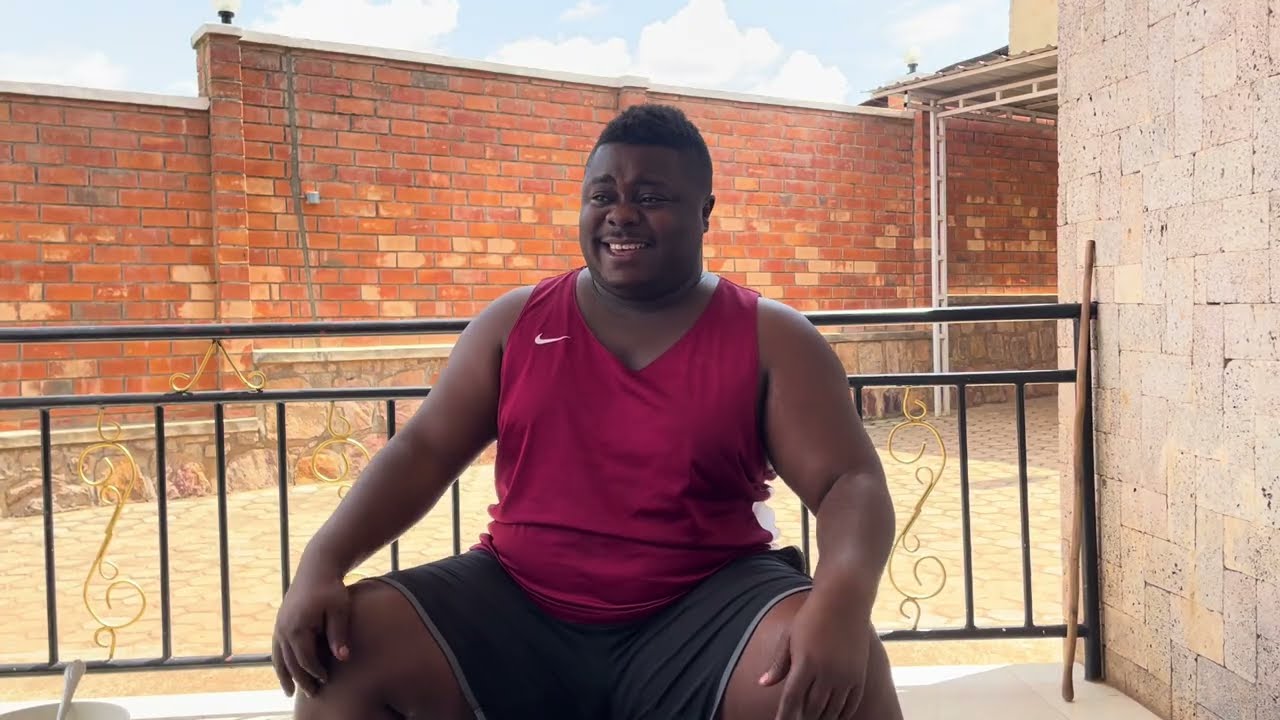 Uyu ngo ni Scovia niba ayoboye cg ayobowe nibyo tutazi,kuboroga nibyo yahisemo mu mureke yabire😳😳