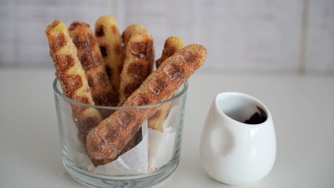 очень вкусный чурроффле (чуррос + вафля)
