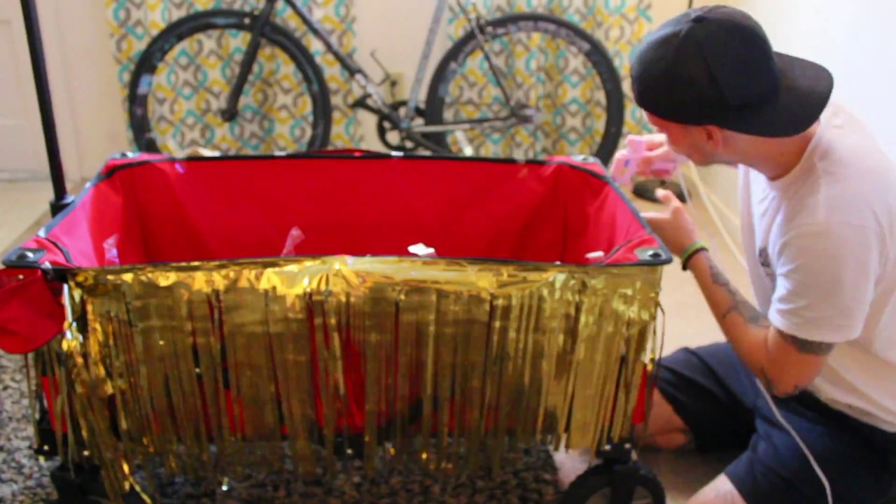 BUILDING A PARADE FLOAT !