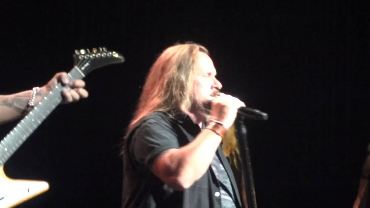 Lynryd Skynyrd - One Day At A Time
