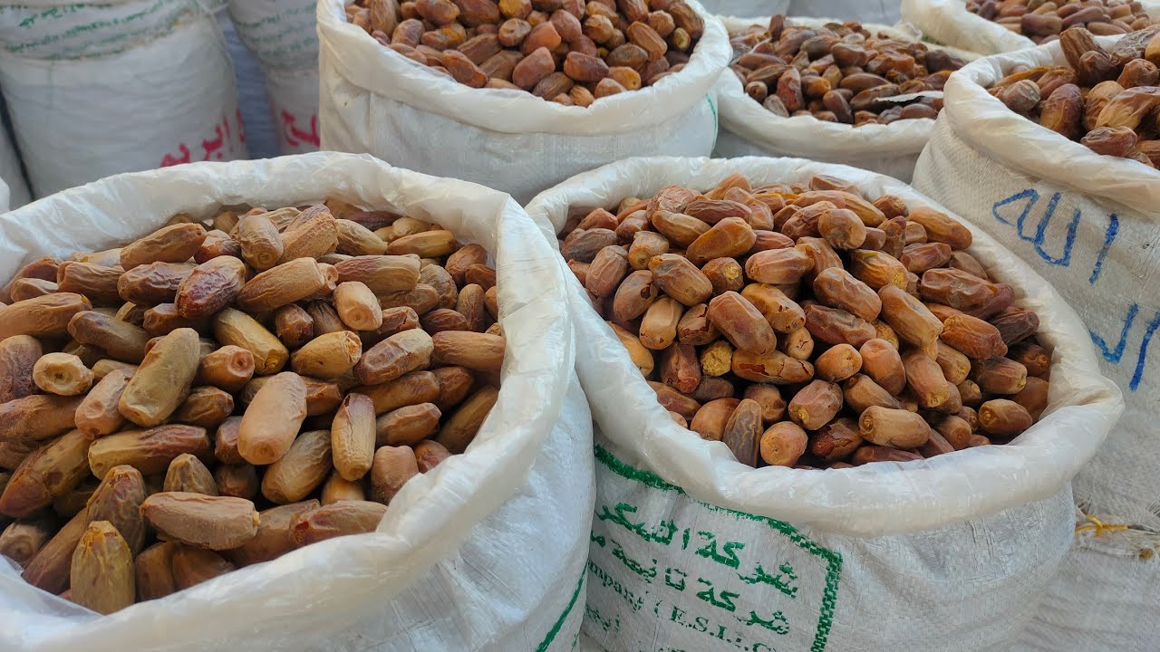 كل عام وانتم بخير اسعار البلح تحت كوبري الساحل بدل 20 15 جنيه بدل 30 25 جنيه للمتابعين يوميات حنان 