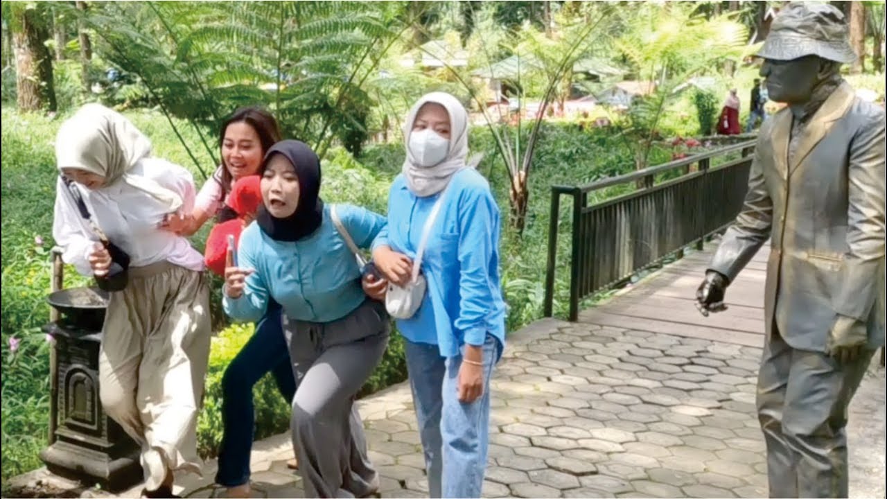 Prank patung hidup || You scare me..!!