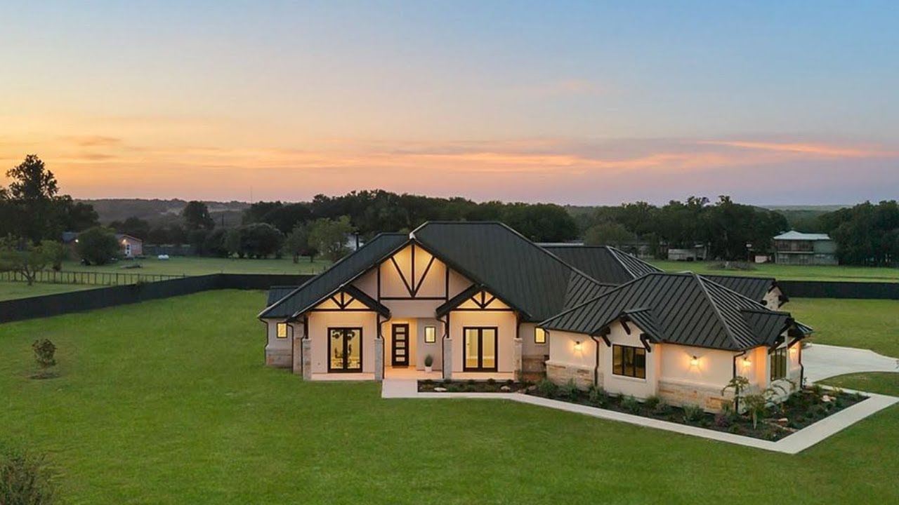 Inside a $1.65M Home Sitting on 2 Acre Here In Liberty Hill, TX!