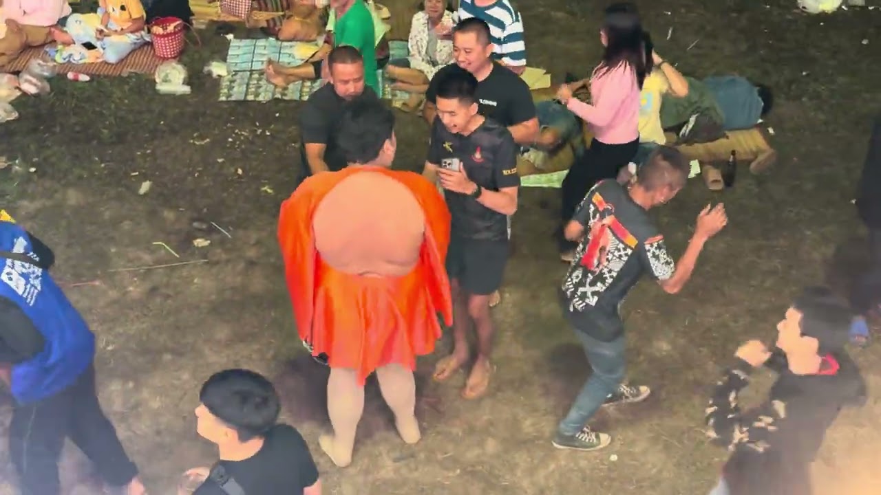 จ่าม‼️ถือโอกาสนี้เต้นหน้าเวทีไปเลย🤣🤣 #ใจเกินร้อย #บอยศิริชัย #ล่าสุด #ตลก 