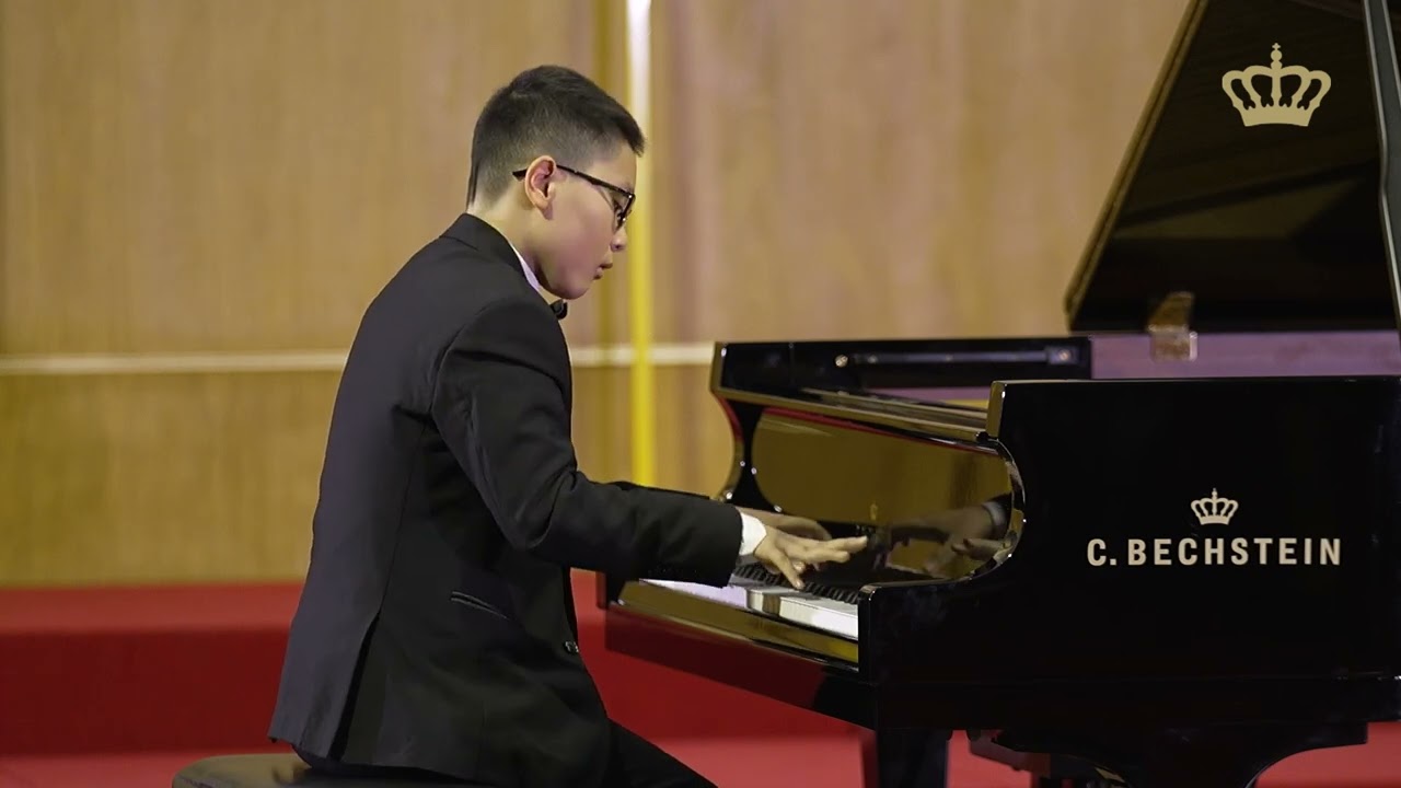Lê Việt Hoàng. Với hai tác phẩm dự thi tại CARL BECHSTEIN PIANO COMPETITION.