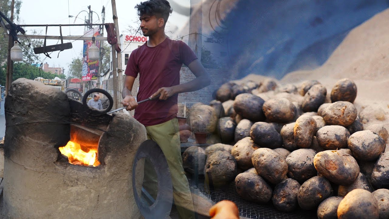 प्रसिद्ध नाचने वाला भुना आलू ऐसा आलू कभी नहीं देखा होगा | Famous Dancing Aloo Bhuna Chaat Mainpuri