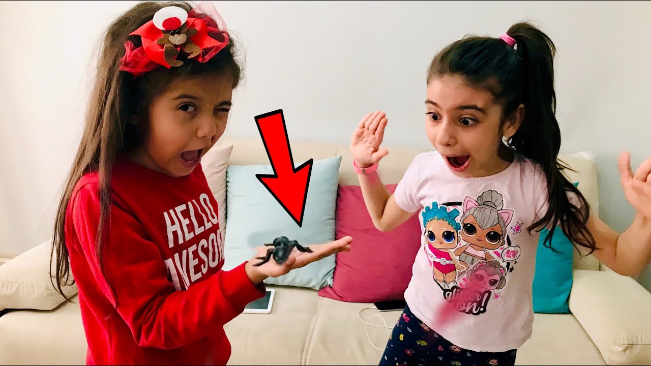Eflin Ela Kuzeni Esmanura Bir G&uuml;n Boyunca Şaka Yaptı ! مازحت إسمنورة