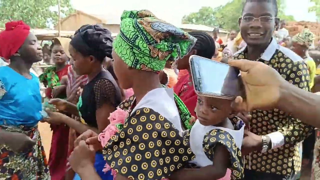 O casamento da família Macolo Muria .