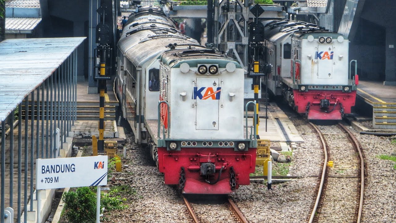 BERGILIRAN MASUK STASIUN YANG SUDAH DIPENUHI BANYAK KERETA PARKIR ! STASIUN BANDUNG PADAT BOSQ !