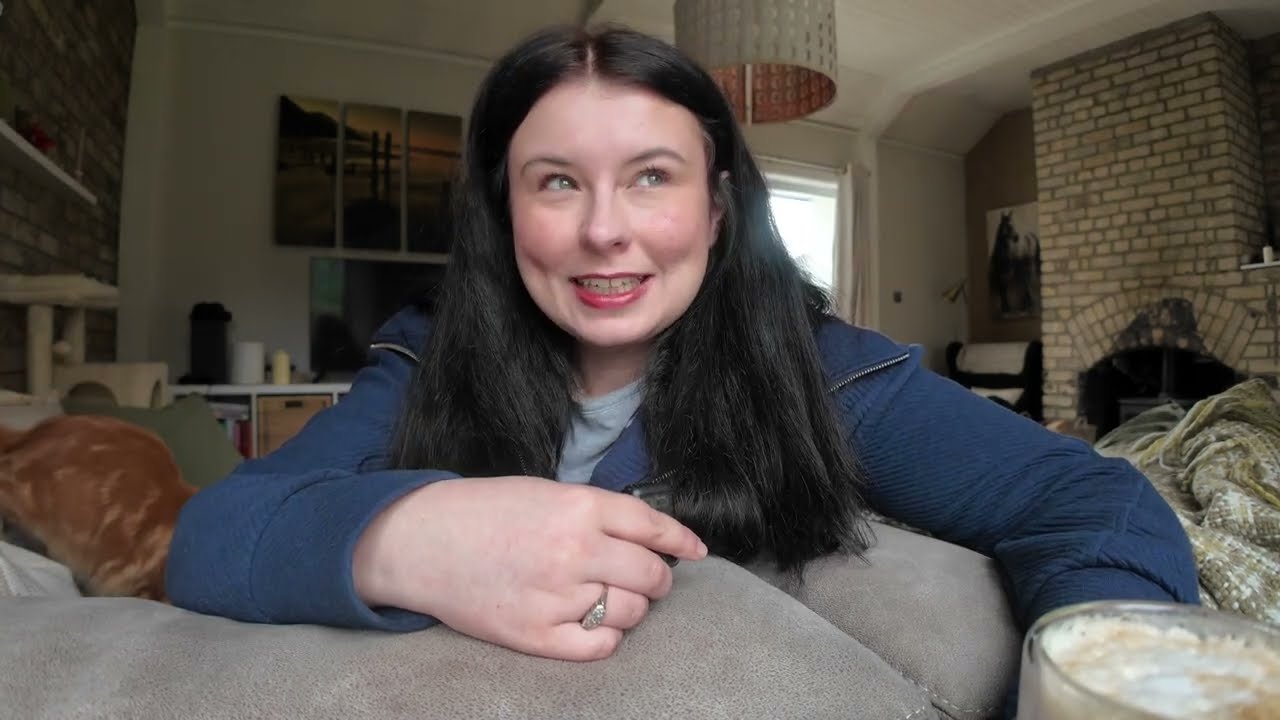 March Vlog: Another Garden Centre Visit & Putting Hanging Baskets up at the Stables