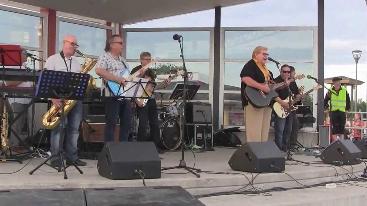 The Urban Crow with Jussi Raittinen - Kaunis Nainen & Kesäduuni Blues & Metsämökin Tonttu