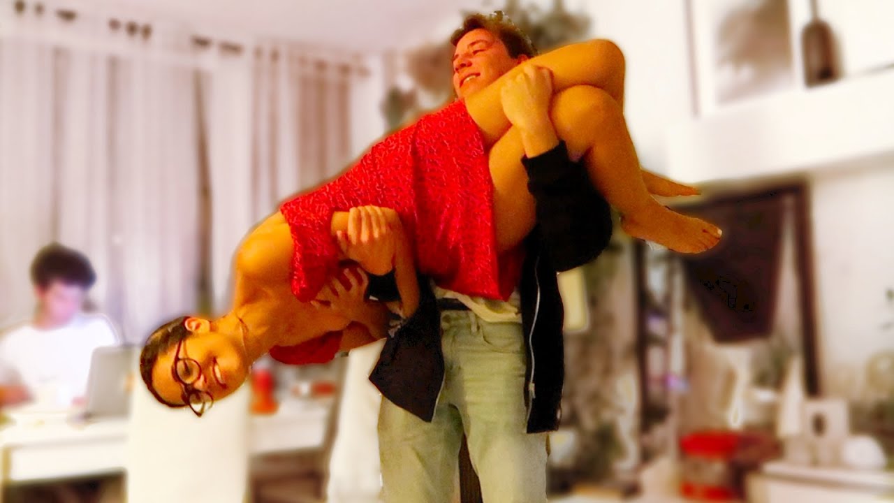 IL EST RENTRÉ À LA MAISON 🥰 || Léna Situations