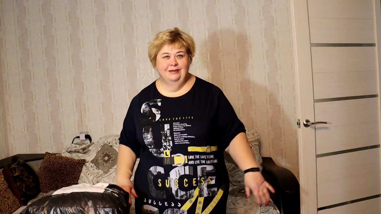 Курочка в сметане и сахарные булочки.