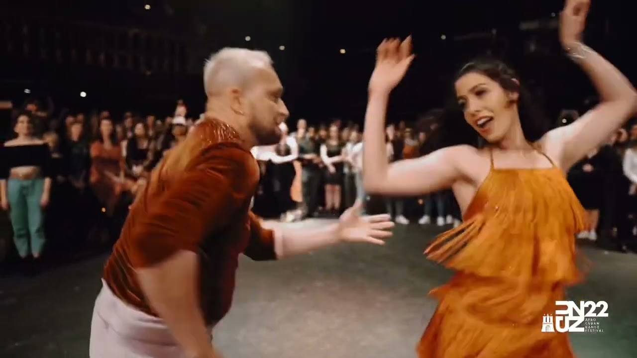 Alexei & Emilia - Salsa Show Maria Belen