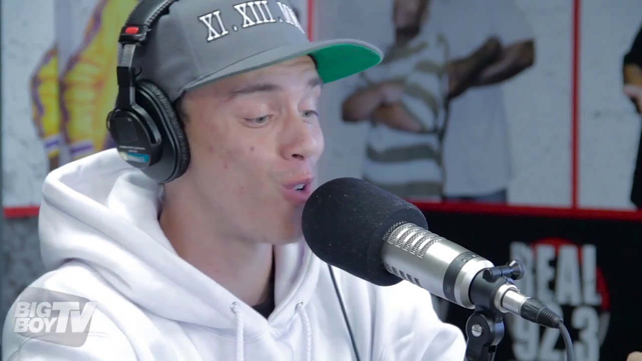 Rapper Logic Solves A Rubiks Cube During Freestyle!