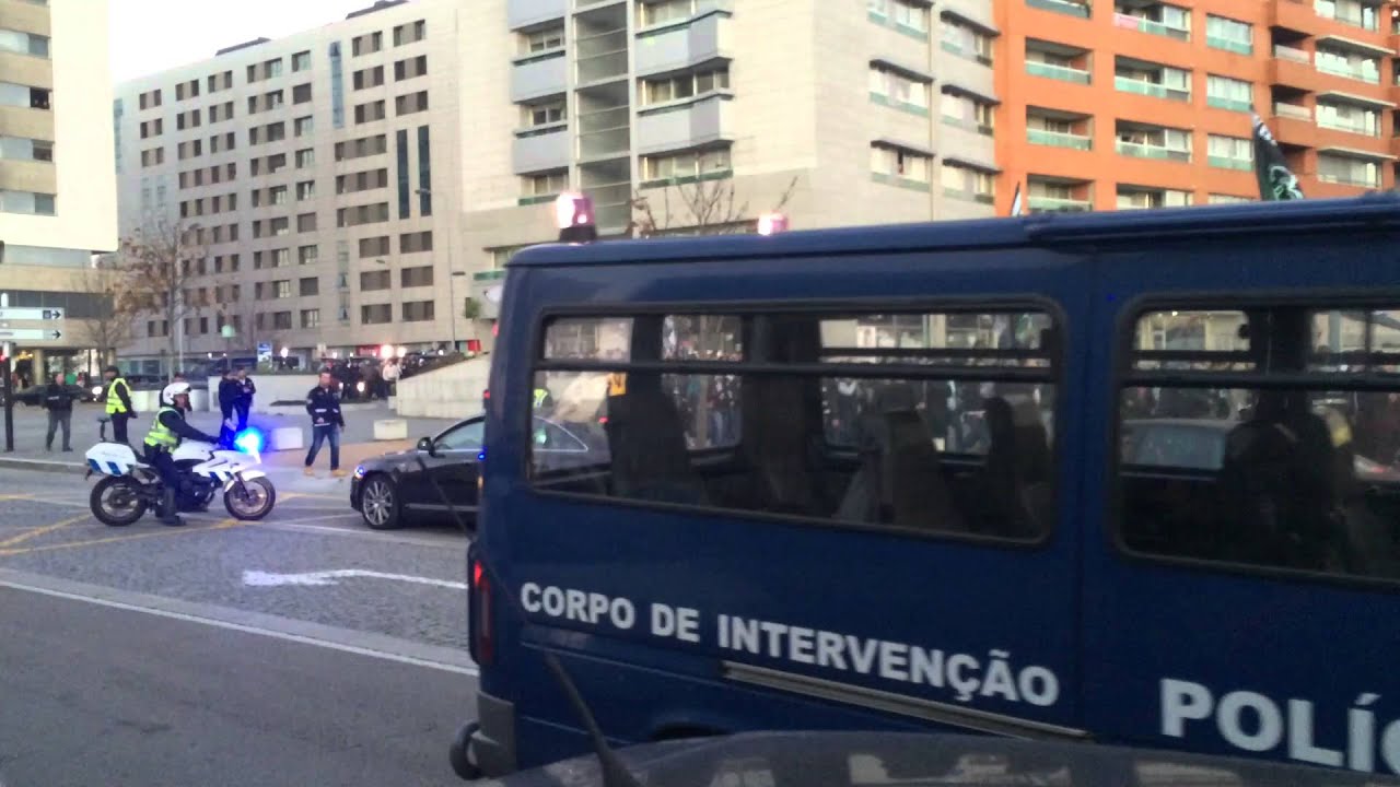Amazing Parade Fans of Vitória Guimarães vs Boavista F.C - Nov. 2015