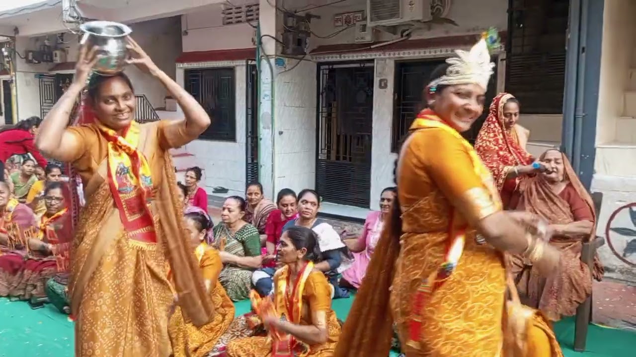 માખણ ની મટકી રે 