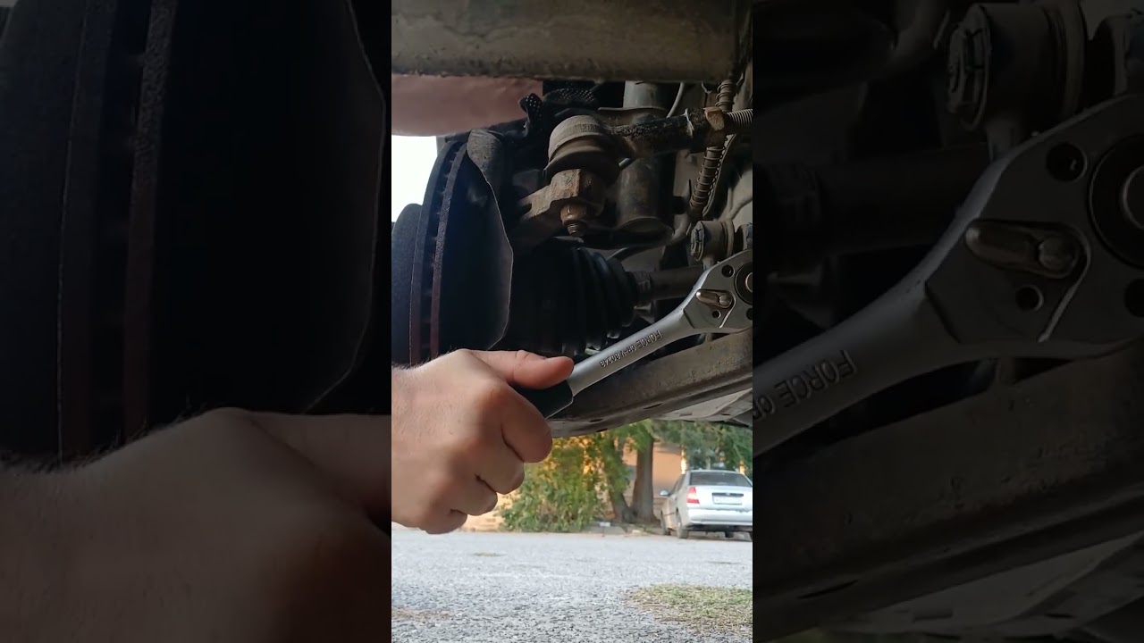Hyundai Accent замена шаоровой опоры и рычага. Скрип в подвеске
