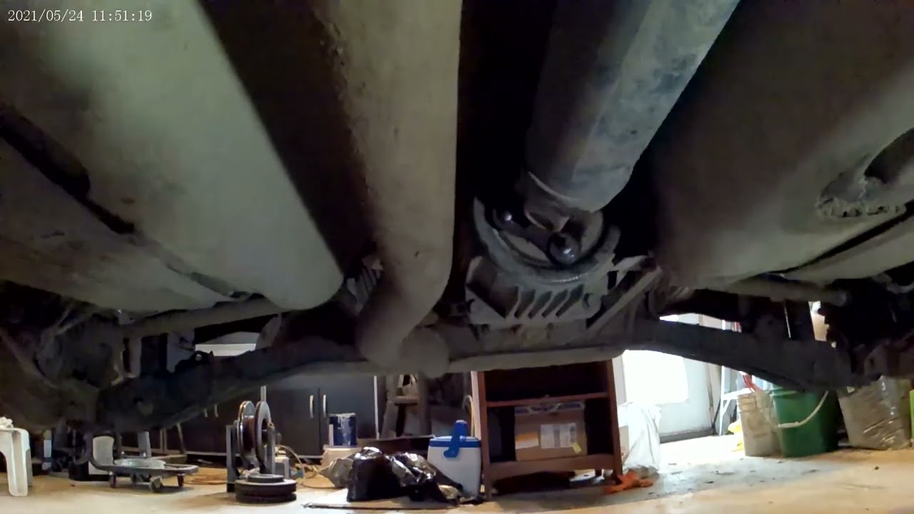 Jeep Compass (Patriot Caliber) Clutch Replacement - Part 1 Removing Driveshaft