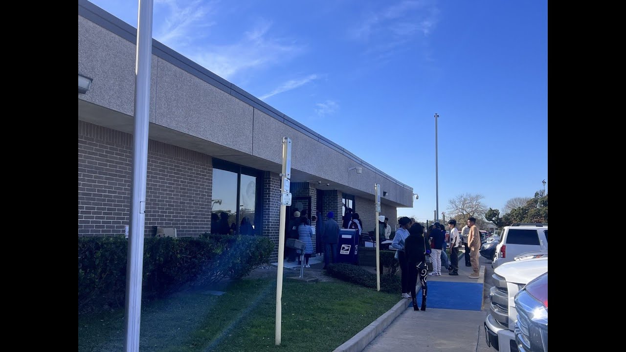 Tenants wait in freezing temperatures as eviction backlog overwhelms Harris County