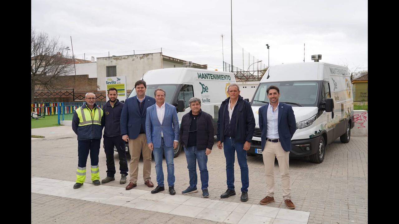 Surtruck entrega dos hidrolimpiadores eléctricos con tecnología sostenible para Mairena del Aljarafe