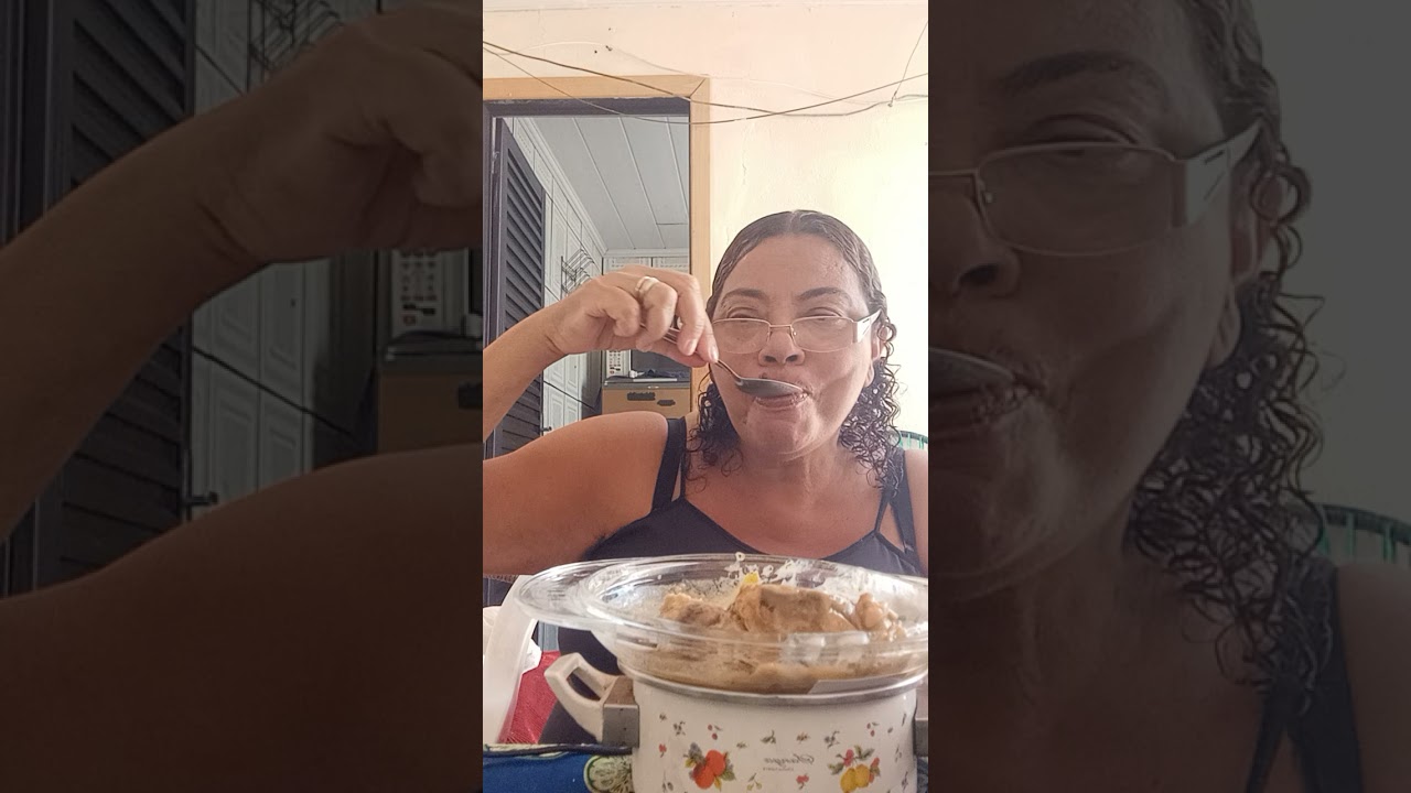 almoçando feijão parede batatacarnne de porco frito salada pimenta