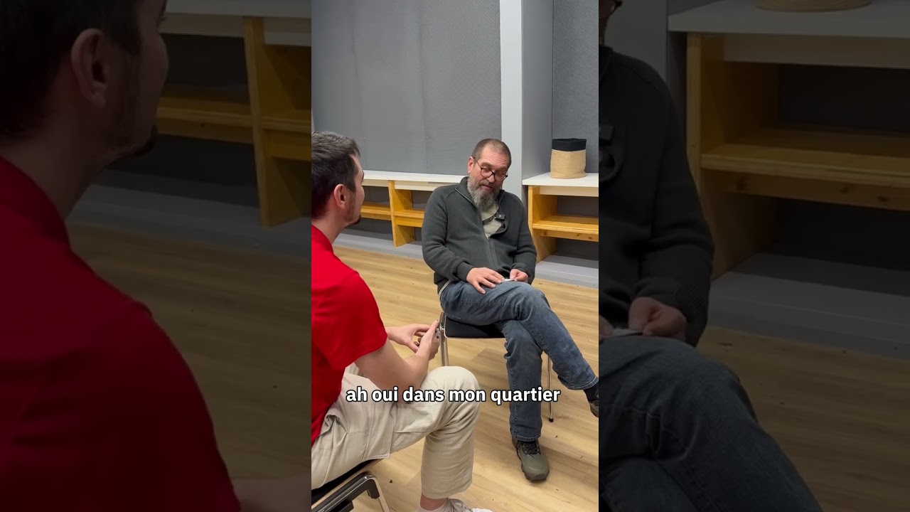 Quand Mark Lesser se retrouve pieds nus en plein match de handball 🏐