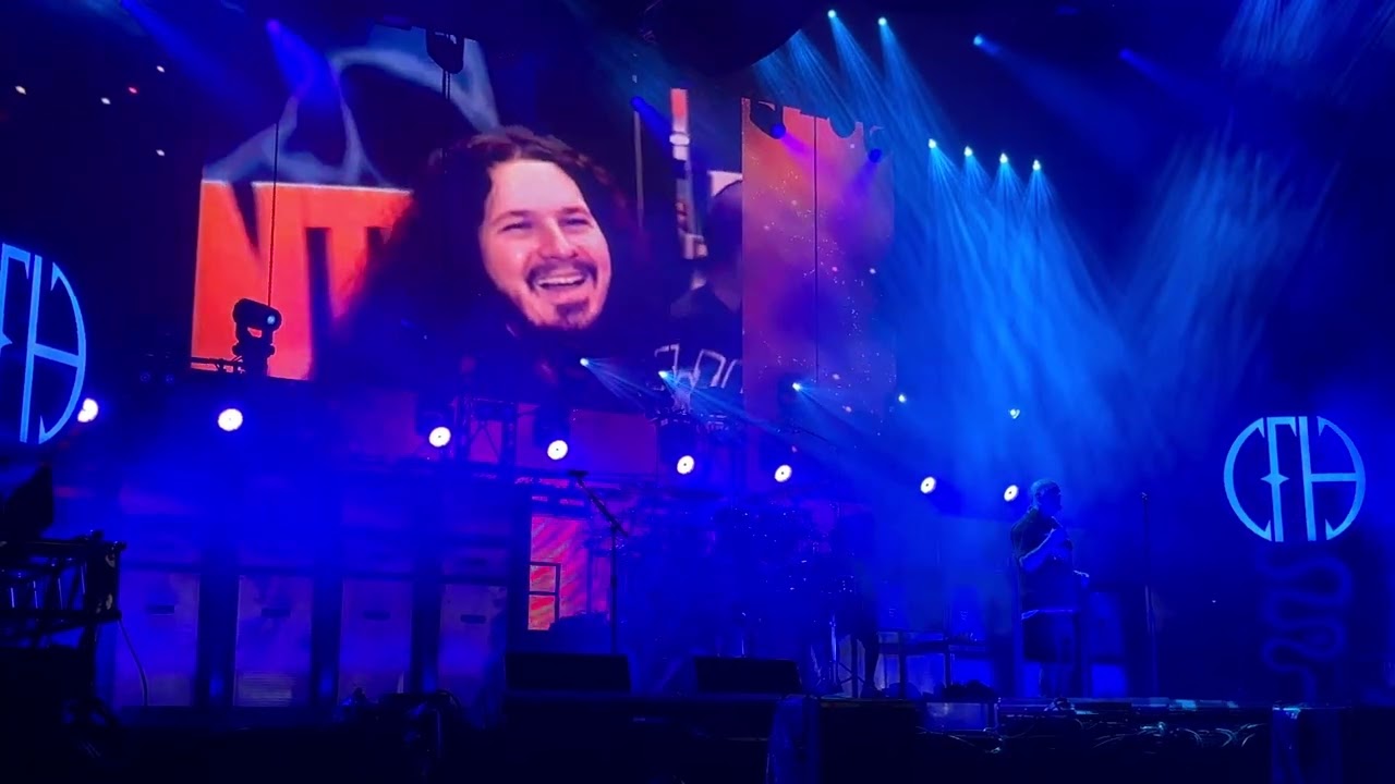 Pantera - Cemetery Gates (Tribute to Dimebag and Vinnie) /Planet Caravan live Knotfest Colombia 2022