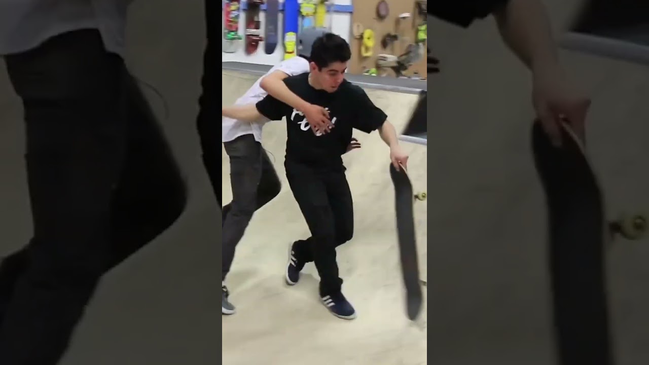 @ZexyZek учится заходить в гости