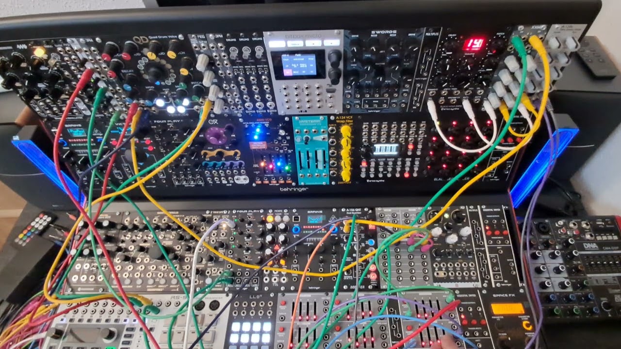 Rhythm with dual envelope + dual PortamentoCV + quantizer without using a sequencer