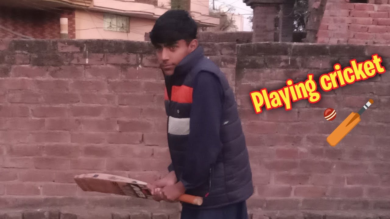 Playing cricket 🏏 aj cricket ka shoq a gya 😂 Abdullah pendu 
