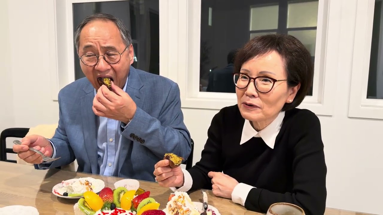 KOREAN PARENTS TRY DUBAI CHEWY COOKIE 쫀득 