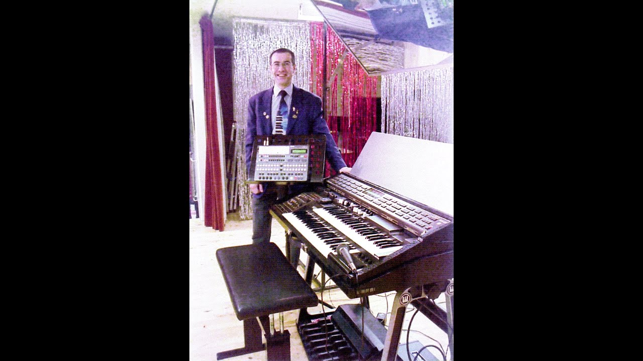 Andrew Varley Live at Oldway Mansion Paignton in 2001. Playing Wersi Wega