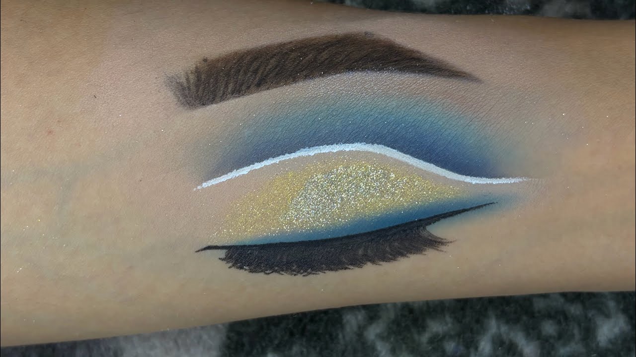 @lamakeoverbyleena  is live#makeup #live #eyemakeup #youtube #2026 #explorepage #fypシ#viral#trending