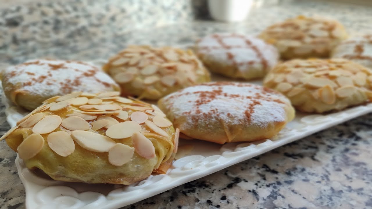 بسطيلات صغار بالدجاج و اللوز بطريقة سهلة وسريعة