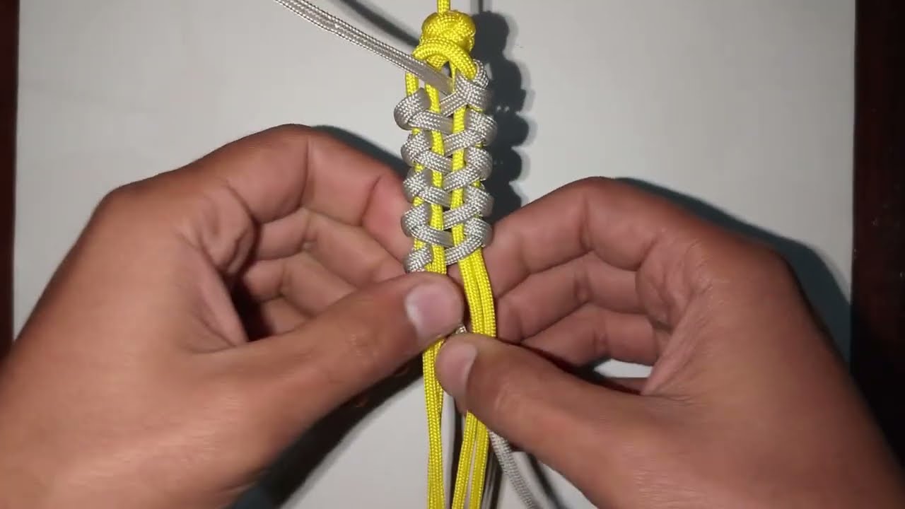I Tried Making This Paracord Bracelet Pattern  I Found Online