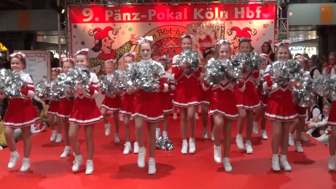 9. Pänz Pokal 2013 im Hauptbahnhof Köln Siegergruppe Cheerleader des 1. FC Kölns Lilliputs
