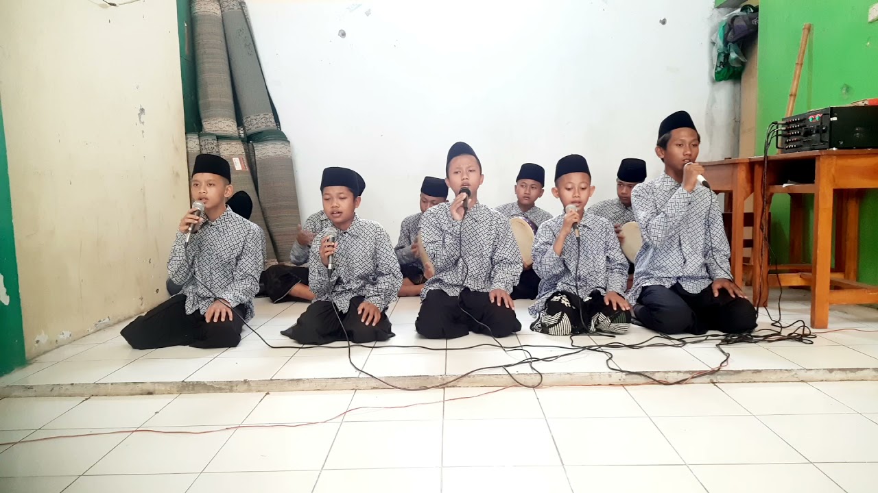 (JUARA 2)SA'DUNA FIDDUNYA DAN IBU / LOMBA MAPSI KAB. PEKALONGAN SMP ISLAM TAKHASSUS TAHFIDZUL QURAN