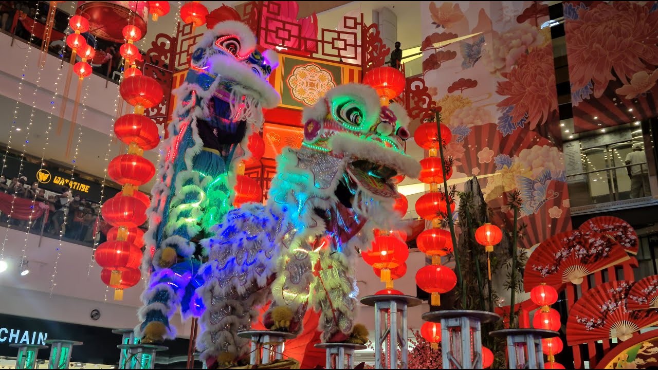 CNY 2022~ Acrobatic LED Lion Dance (双狮高桩表演 Múa Lân) by Kwong Ngai 吉隆坡光艺 @ IOI City Mall  (29/1/2022)