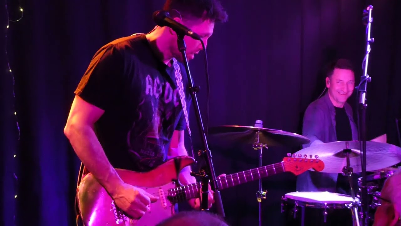 Aynsley Lister - Soul / 2025 – in der Kult-Blueskneipe ChaBah in Kandern in Südbaden