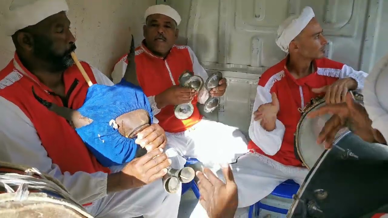 شكوة رائعة حتى السيارات  ترقص على انغامها 🚗🚗🚗🕺💃
