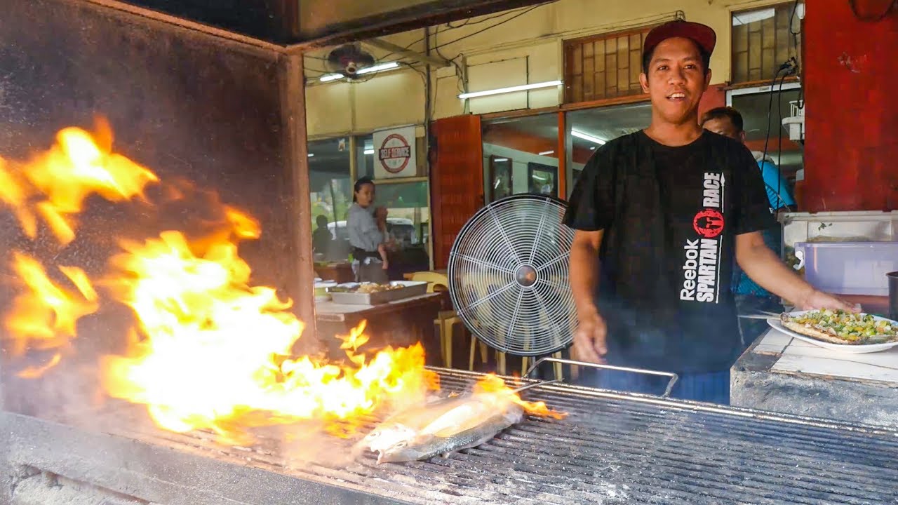 Best Filipino Food - Must-Eat GRILLED MILKFISH in Manila, Philippines!