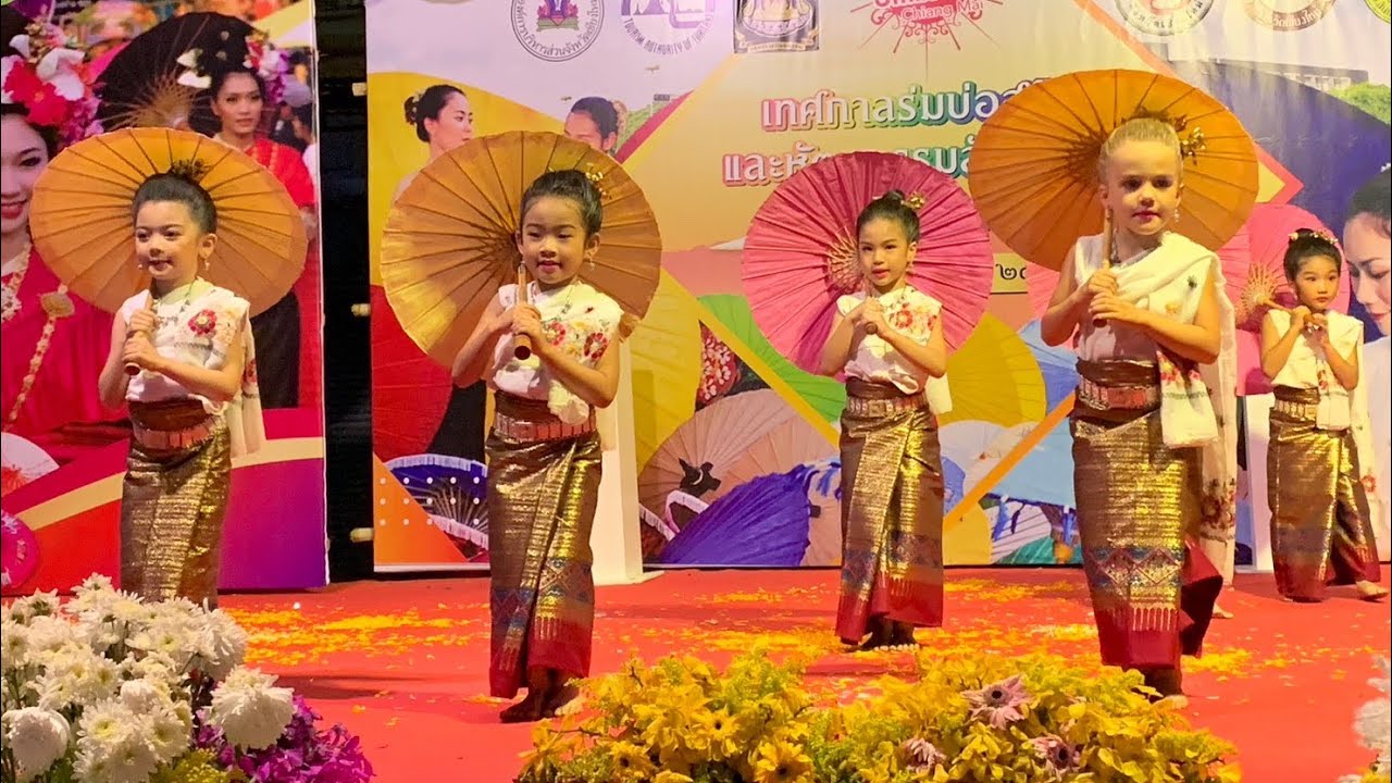 การแสดงชุดฟ้อนกาสะลอง