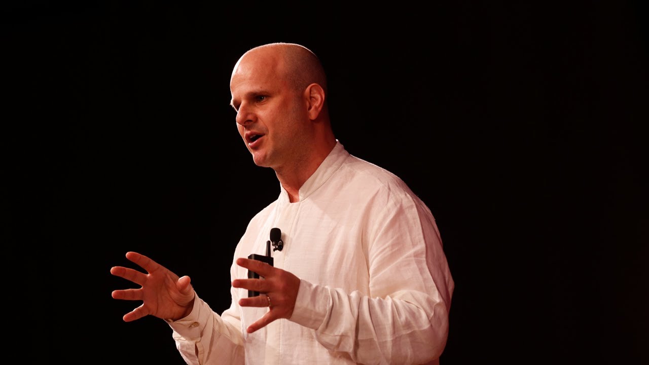 Dean Karlan / Escaping a Poverty Trap: Social Safety Net for the Ultra-Poor