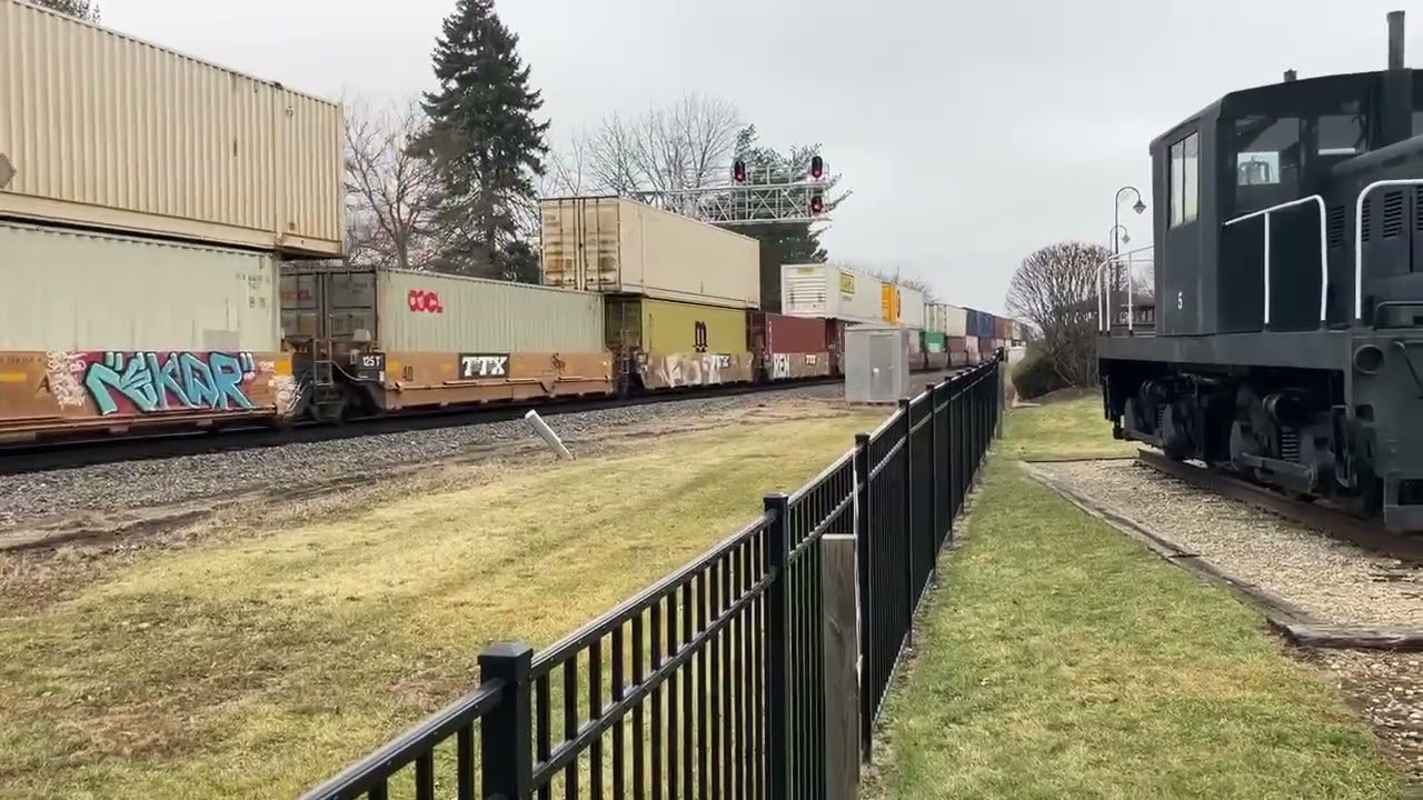Fakebonnet on BNSF intermodal