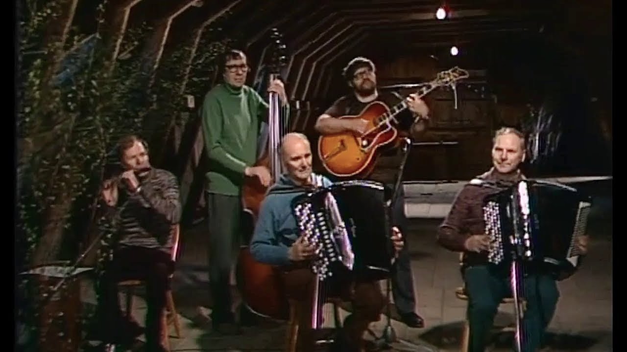 Karl og Erling Gr&ouml;nstedts kapell - Bryggar-Antes polkett og Lyckliga Henriks polka