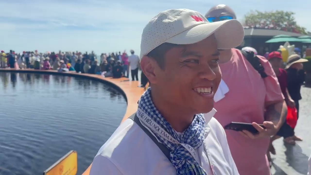 Black Virgin Mountain aur Cao Dai Mandir ka Safar | Vietnam Vlog