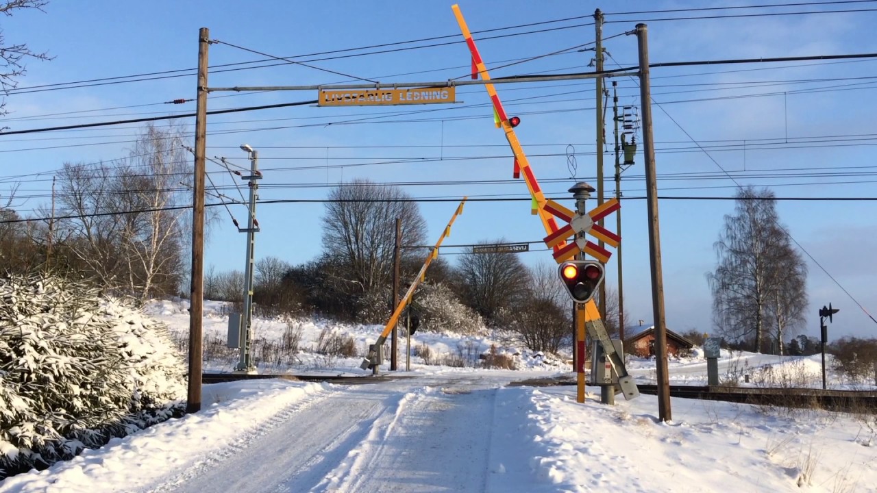 Järnvägsövergång Krogsta / Swedish railroad crossing