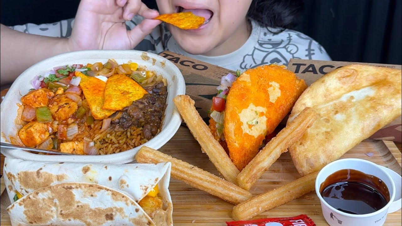 Eating Taco Bell menu 🤤